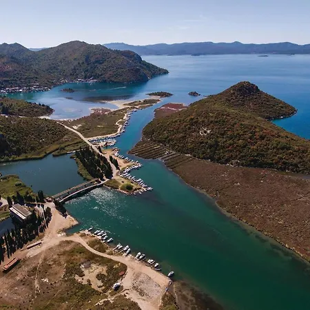 Apartamento Two-bedroom In *